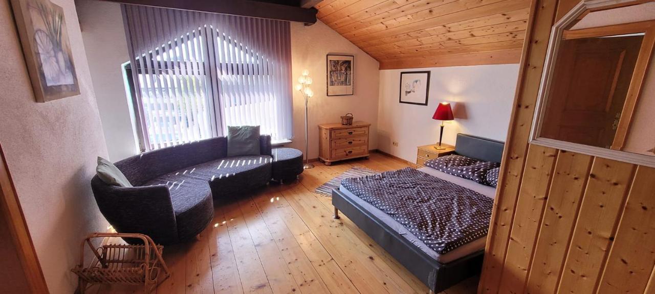 Ferienzimmer / Monteurzimmer Neumarkt Am Wallersee Exteriör bild